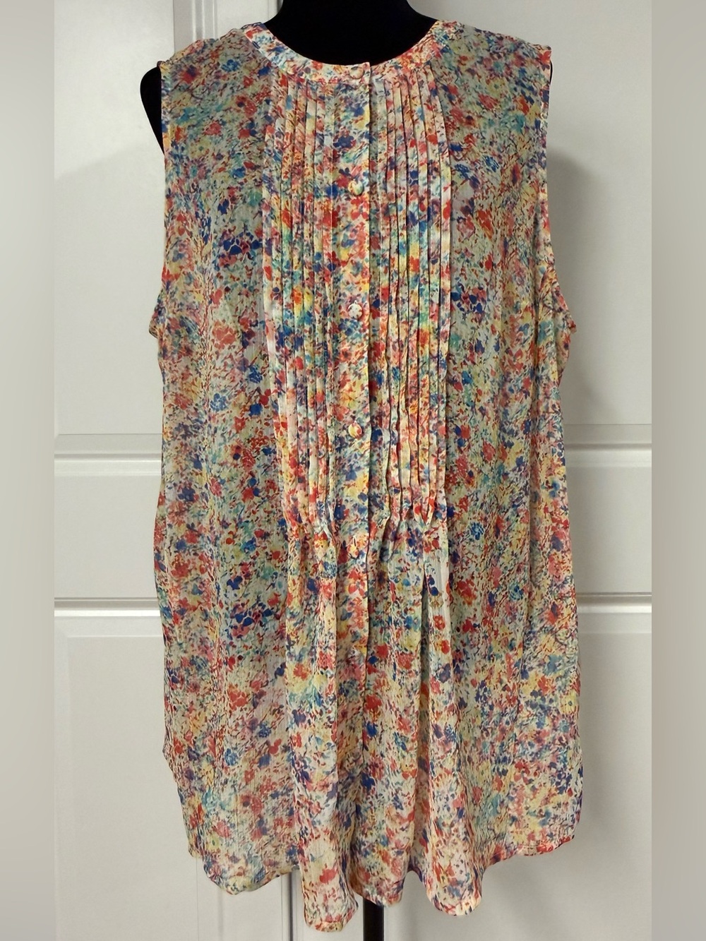 Liz Claiborne Plus Size Sleeveless Button Down Blouse